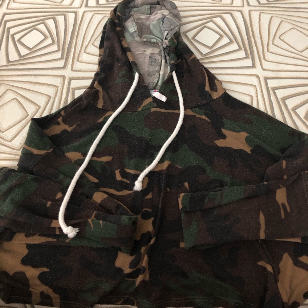 Cropped Camo Hoodie